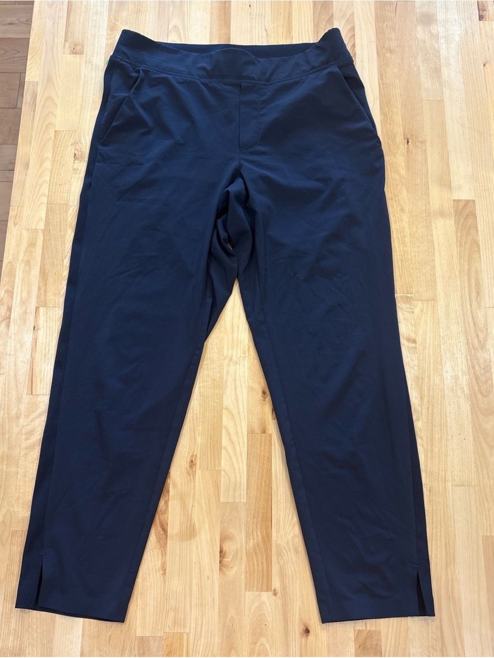 Athleta Brooklyn Navy MidRise Split Ankle Capris pockets polyester spandex sz 6P